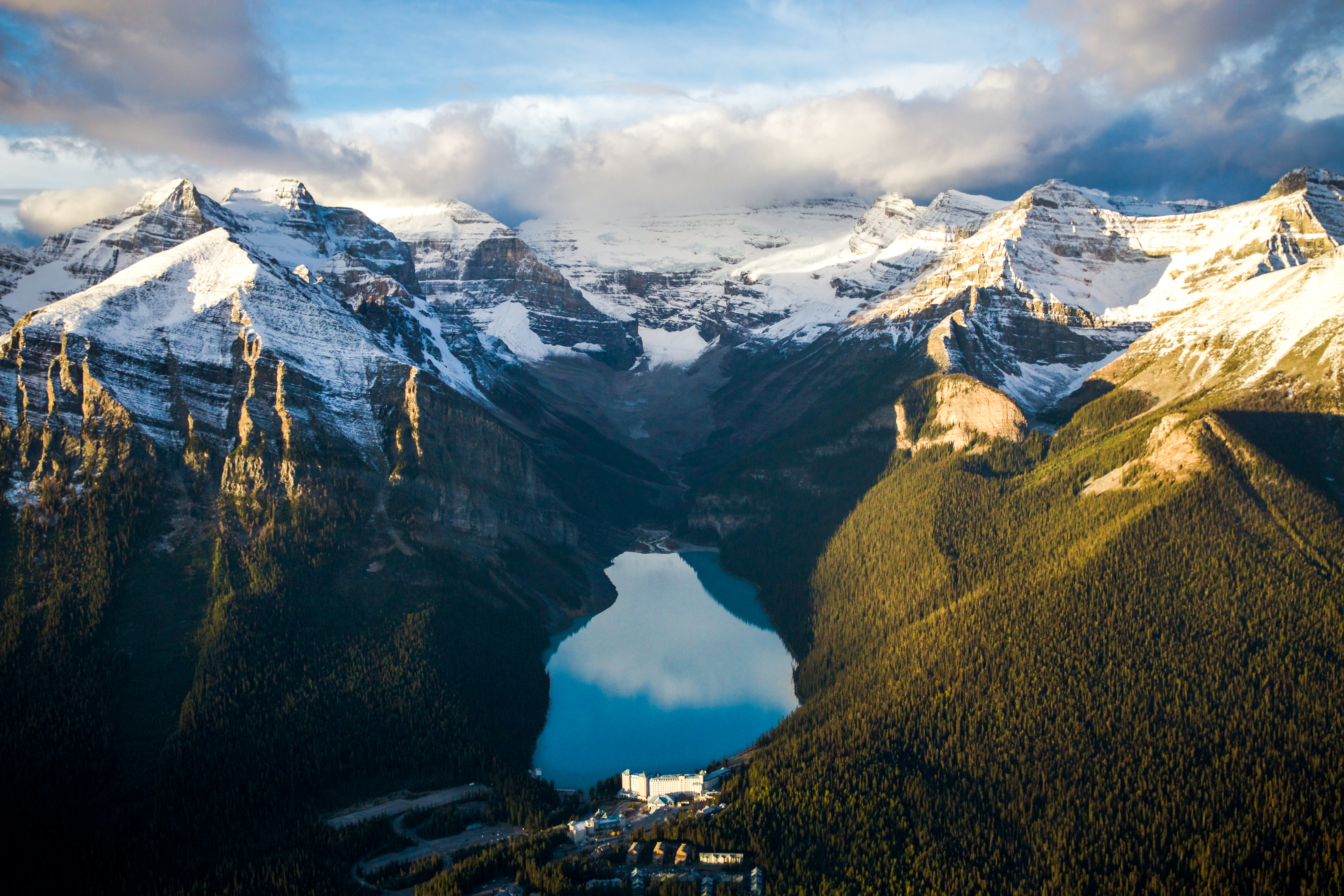 le célèbre lac louise des rocheuses candiennes