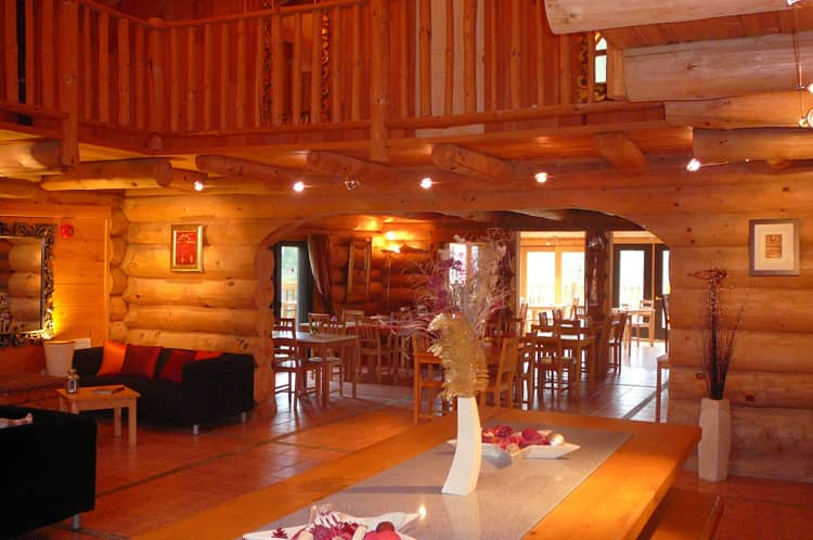 Auberge en bois rond - Grand salon