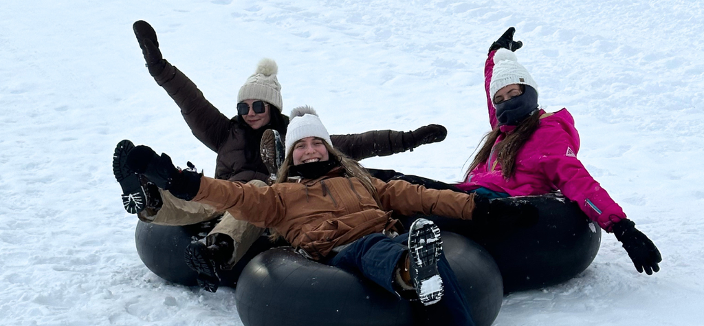 Glissades sur tubes, top activité à faire en hiver au Québec